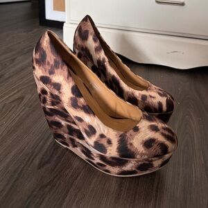Madden Girl Wedge